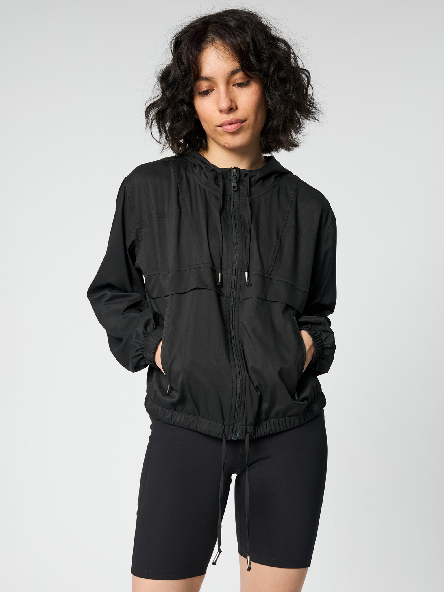 Girlfriend Collective Allie Hooded Windbreaker - Black