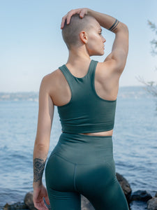 GIRLFRIEND COLLECTIVE + NET SUSTAIN Dylan stretch recycled sports